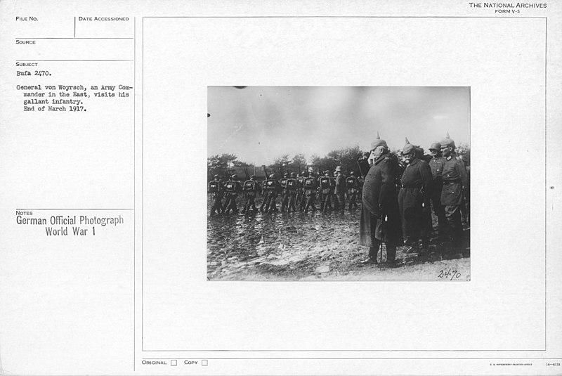 File:General Von Woyrsch, an Army Comander in the East, visits hiss gallant infantry. End of March 1917 - NARA - 17390548.jpg