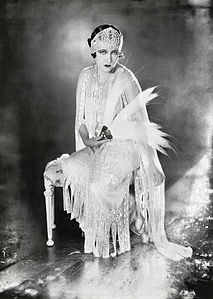 Gloria Swanson-James Abbe 1921.jpg