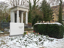 Die Grabstätte von Christa Wolf auf dem Dorotheenstädtischen Friedhof in Berlin.