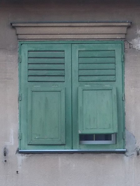 File:Green window shutter, 2018 Karcag.jpg
