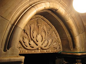 Lunette da entrada sul da Caverna da Natividade, século XII, herança dos cruzados