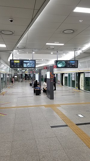 승강장(양촌 방향(좌), 김포공항 방향(우))