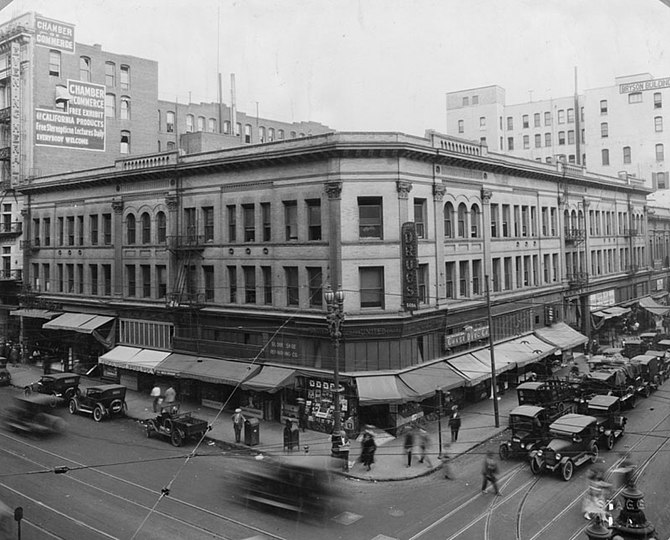 The 2nd & Broadway Hellman Building in 1918