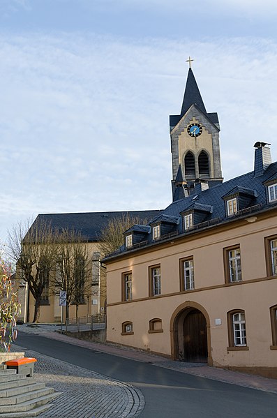 File:Helmbrechts, Luitpldstraße 25-003.jpg