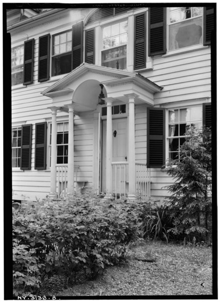 File:Historic American Buildings Survey (Fed.), Stanley P. Mixon, Photographer June 13, 1940, (B) EXT. DETAIL OF ENTRANCE PORCH, FROM NORTH WEST. - Root-Harper House, Old Chatham, HABS NY,11-CHATO,2-2.tif