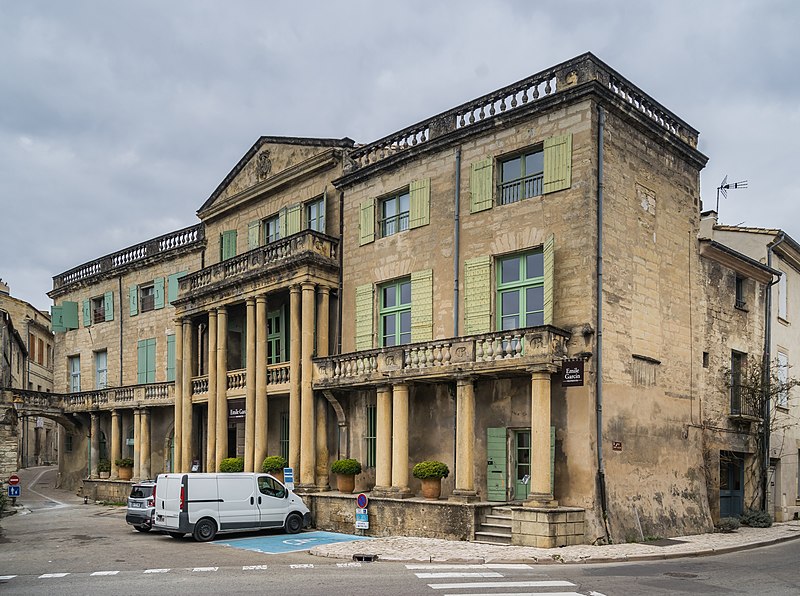 File:Hotel de Castille in Uzes 02.jpg