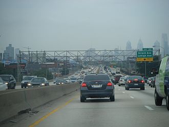 Traffic heading into Philadelphia on Interstate 95 during the morning rush hour I-95 SB approaching Girard Avenue-Lehigh Avenue.JPG