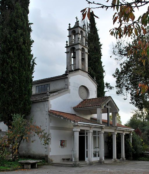 File:Igrexa de Distriz Monforte de Lemos.jpg