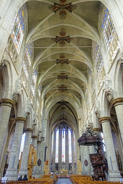 File:Interior - Église Notre-Dame du Sablon - Brussels, Belgium - DSC08255.jpg