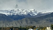 Montañas cerca de Issyk-Kul.