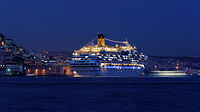 Costa Fascinosa nel porto di Istanbul nel 2013