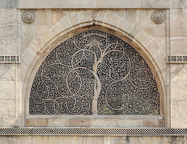 Das berühmte Jaali aus durchbrochenem Marmor der Sidi Saiyyed Moschee