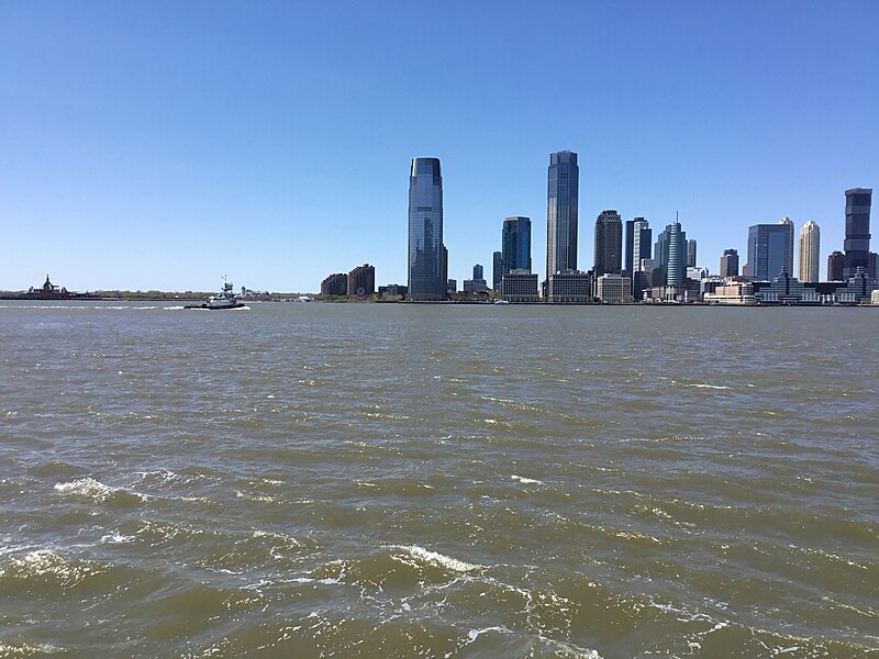 File:Jersey City Skyline April 2022 061.jpg