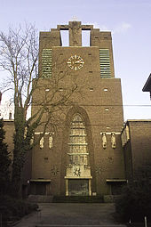 Die von Josef Franke entworfene Heilig-Kreuz-Kirche