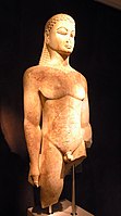 Дипилонський курос, знайдений 2002 року, бл. 600 до н. е., Афіни, Музей Керамікос.