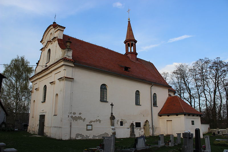 File:Kadlín, kostel (2).jpg