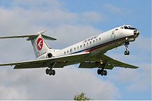 Tupolev Tu-134A-3M nella livrea storica della Karat Air all'aeroporto di Mosca-SVO nel 2005.