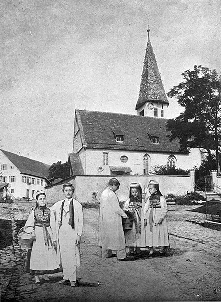 File:Kusterdingen Trachtengruppe Montage 1907.jpg