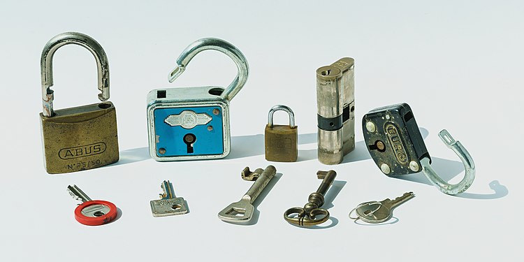 A quintuple misfit - five locks and none of the five keys fits.
