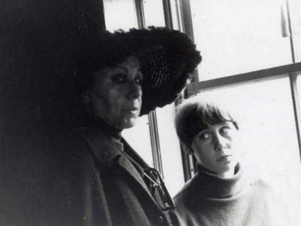 Louise Nevelson and granddaughter Neith Nevelson, c. 1965