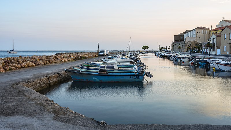 File:Mèze harbour cf01.jpg