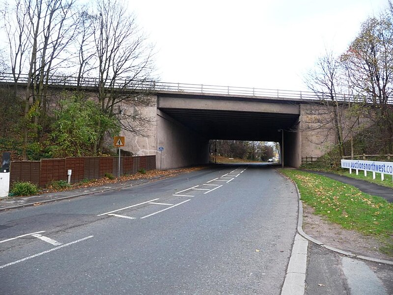 File:M62 above, A6045 below - geograph.org.uk - 2161297.jpg