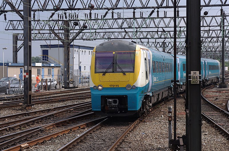 File:Manchester Piccadilly station MMB 44 175115.jpg