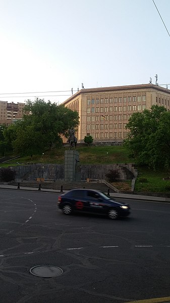 File:Marshal Baghramyan avenue Yerevan 44.jpg