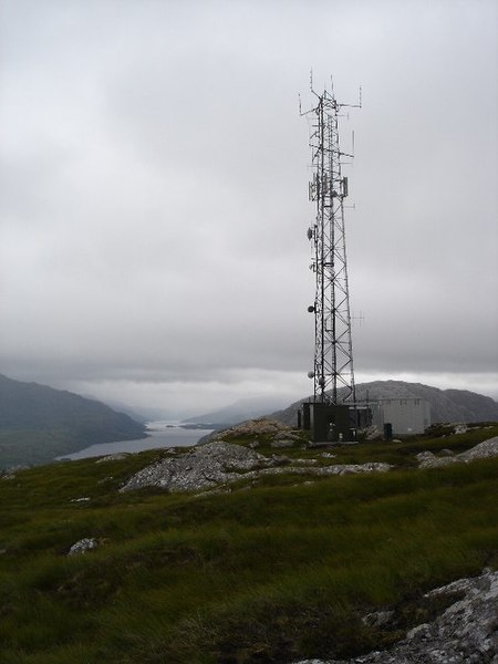 File:Mast on Cliff Hill - geograph.org.uk - 28137.jpg