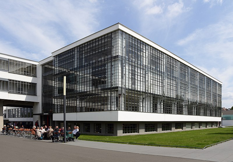 File:Meisterhäuser-Bauhaus - panoramio.jpg