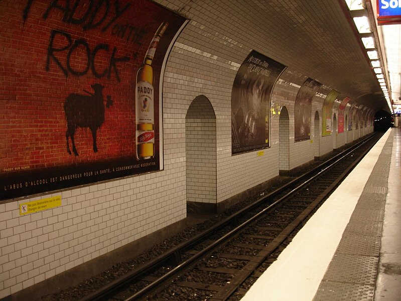 File:Metro - Paris - Ligne 8 - station Grands Boulevards 01.jpg