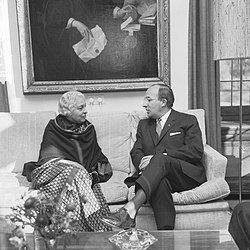 Indian diplomat Vijaya Lakshmi Pandit and Prime Minister Jo Cals at the Catshuis on 12 November 1965. Mevrouw Vijaya Lakshmi Pandit en minister president Cals in gesprek, Bestanddeelnr 918-4415.jpg