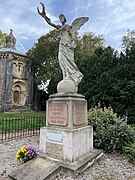 Le monument aux morts.