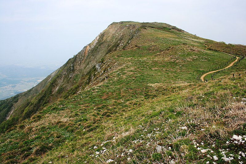 File:Mount Ibuki from east hiking course (2011-05-21).JPG