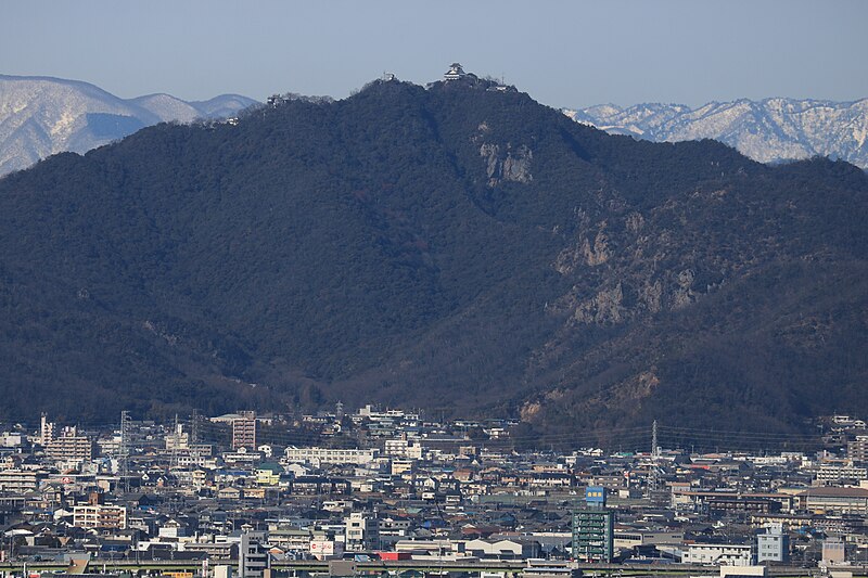 File:Mount Kinka and Gifu Castle from Twinarch138.jpg