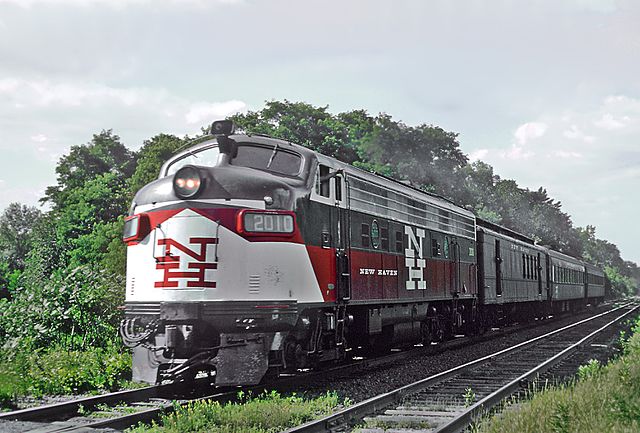 New Haven FL9 No. 2010 at Enfield in 1968
