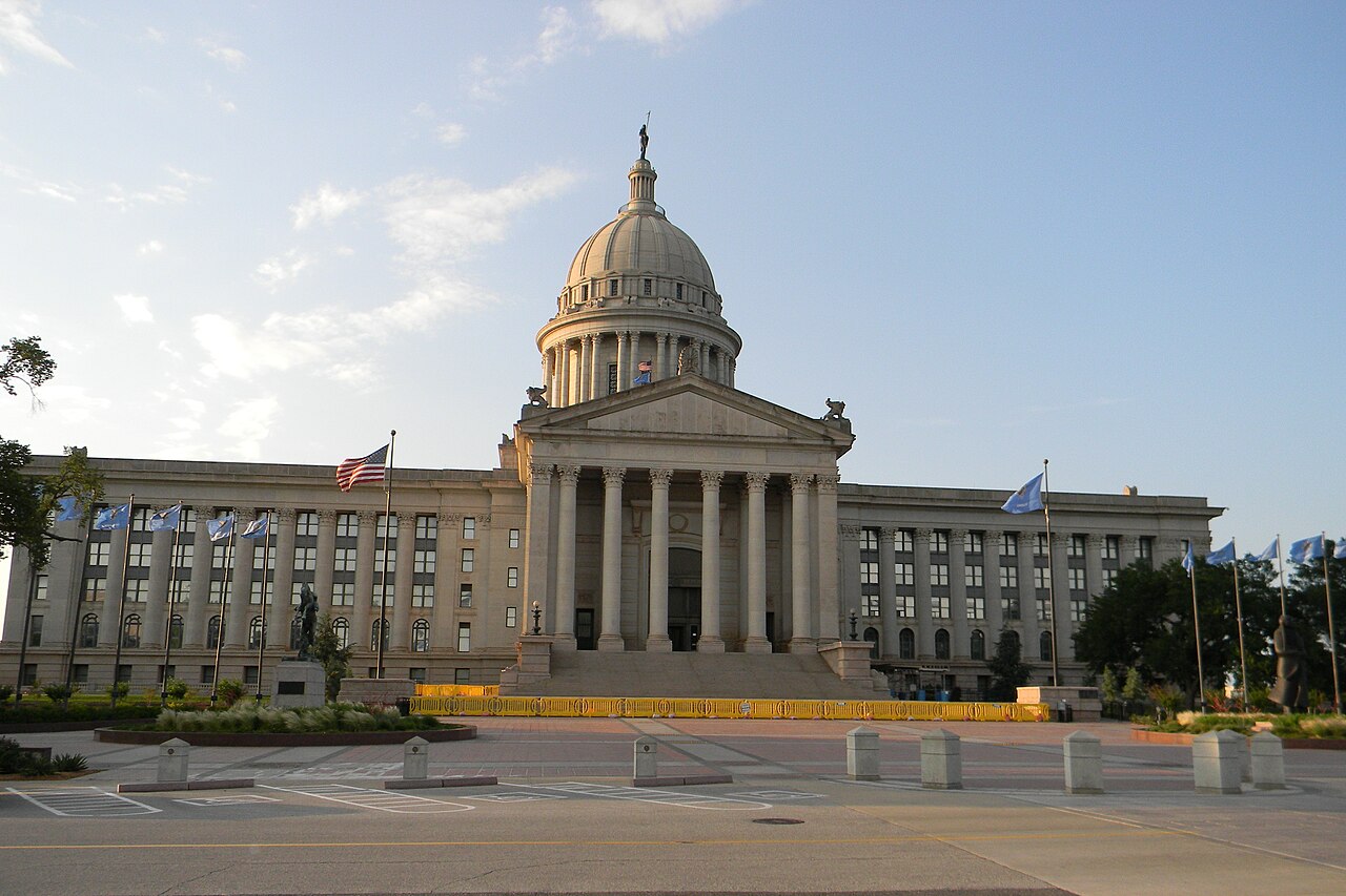 Fileoklahoma State Capitol Facade Wikimedia Commons