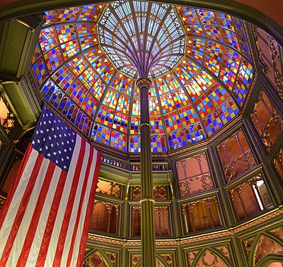 Old_Louisiana_State_Capitol_rotunda.jpg 21.946 MP