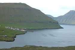 Az Oyndarfjørður, partján az azonos nevű településsel