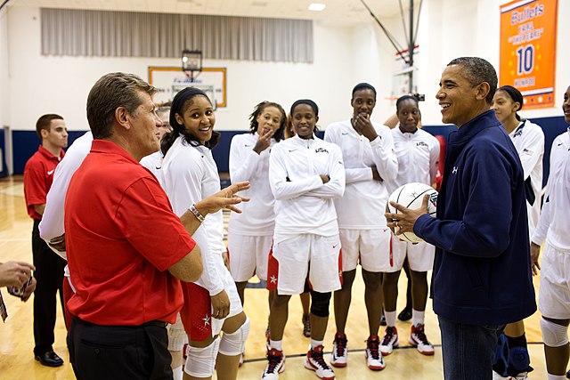 Auriemma and the 2012 U.S. Women's Olympic basketball team meet president Barack Obama.