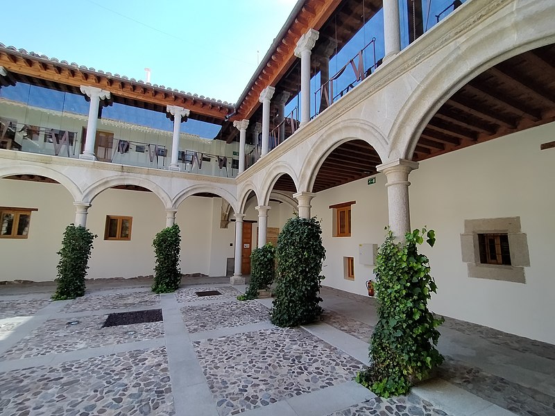 File:Palacio de los Verdugo de Ávila en mayo de 2022 03.jpg