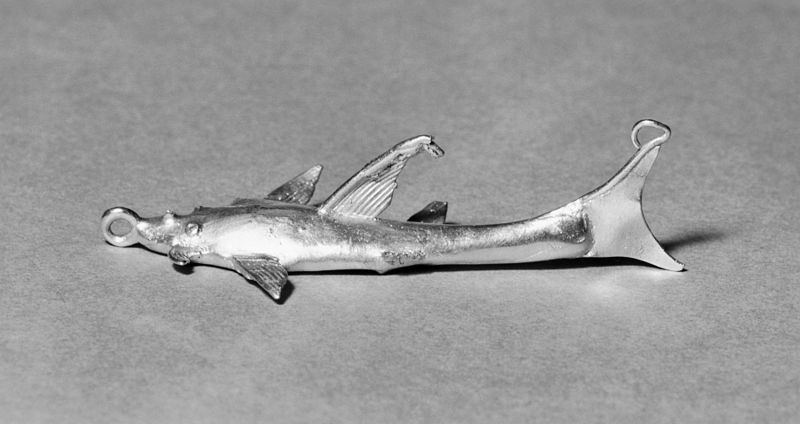 File:Panamanian - Shark Pendant - Walters 57287.jpg