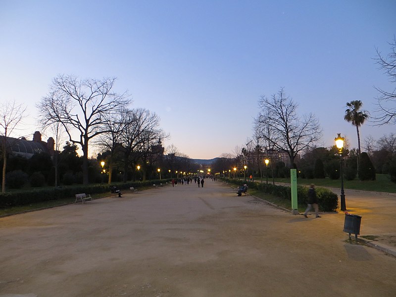 File:Parc de la Ciutadella - panoramio (4).jpg