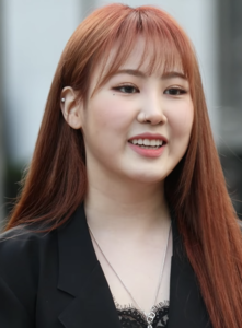 Park Ji-min (zangeres) 2018.png