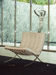 Chaise Barcelone — Wikipédia