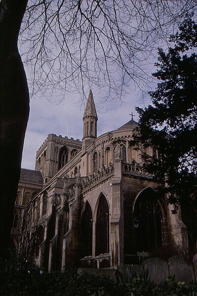 File:Peterborough cathedral, east end - geograph.org.uk - 3796779.jpg