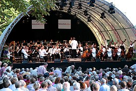 Филармонический оркестр Южной Вестфалии на концерте в Кройцтале (2009, фото Bob Ionescu)
