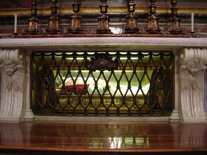 File:Piusxtomb.jpg