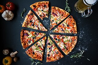 320px-Pizza-3007395.jpg