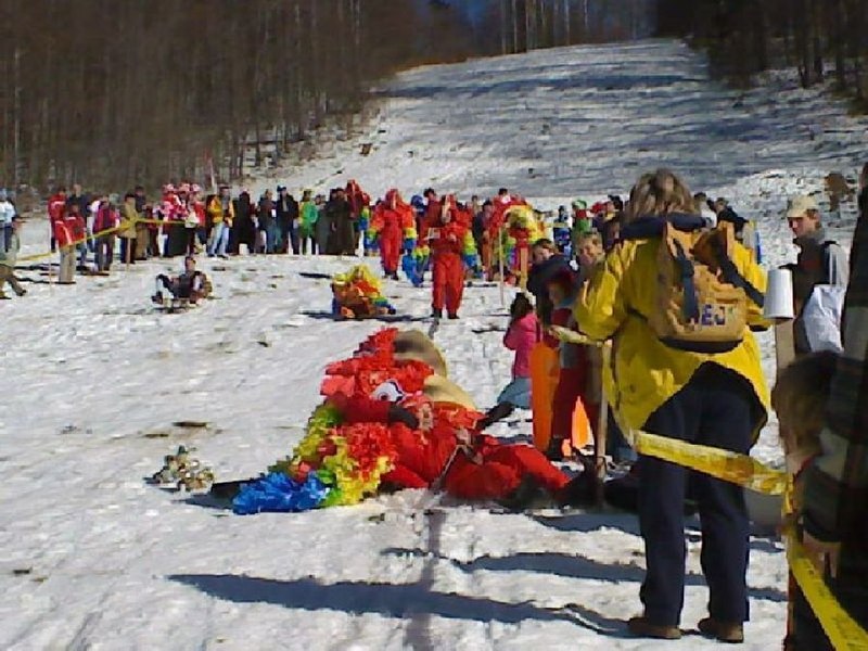 File:Platak 1110m - 5. Carneval on the snow 2007 - panoramio.jpg